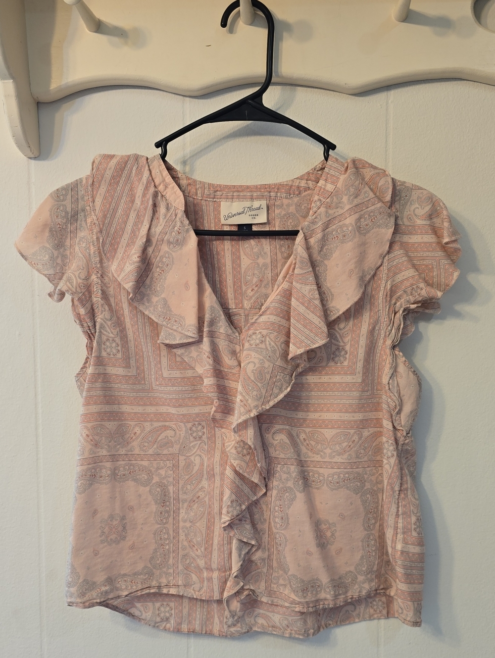 Universal Thread Pink Paisley Ruffle Front Blouse